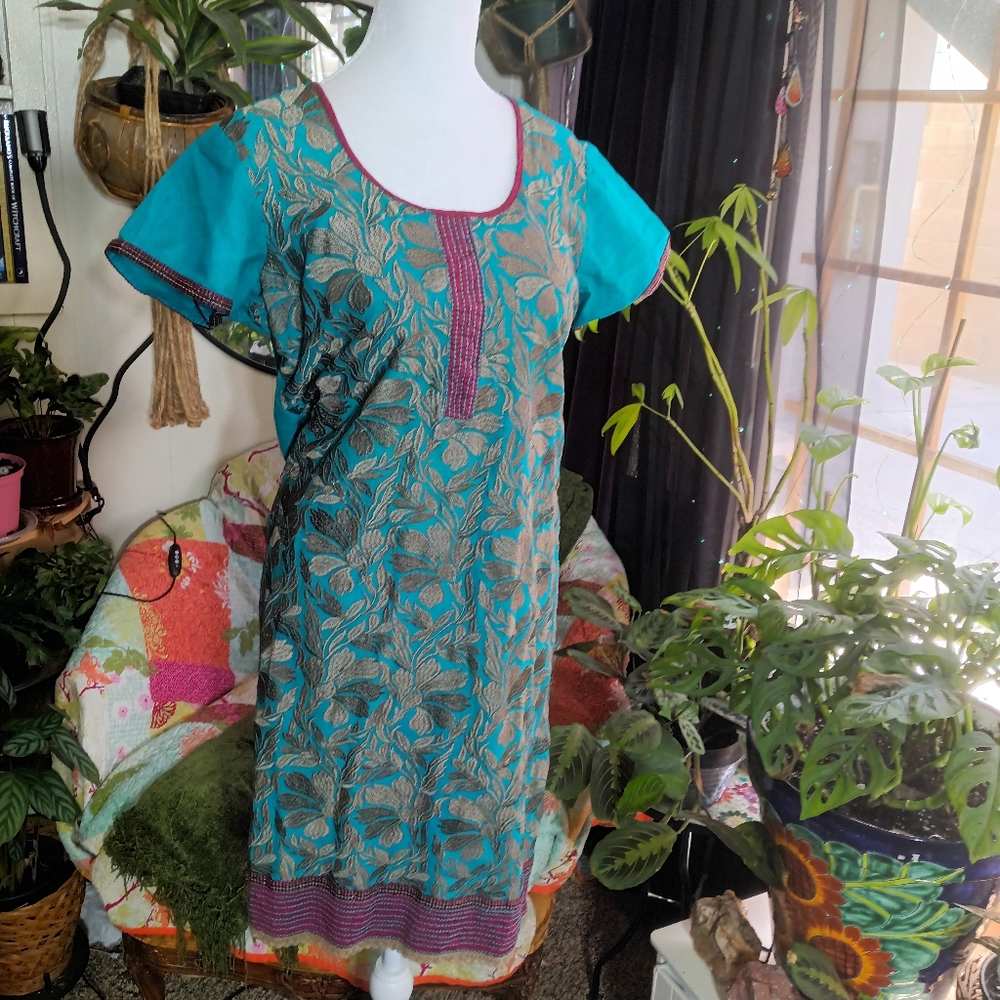 Vintage embroidered tunic dress/ kurta